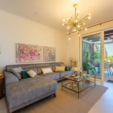 Golfside With Private Pool And Ocean Views * 아데제