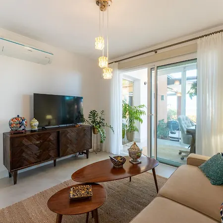 Golfside With Private Pool And Ocean Views アデヘ
